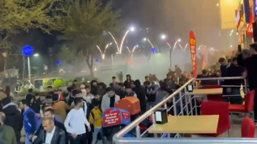 Mazbata değişikliği sonrası Van savaş alanına döndü