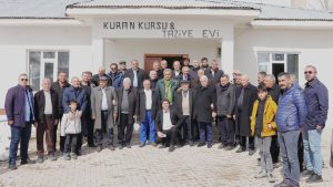 Başkan adayı Oflas, Tuşba’yı adım adım geziyor