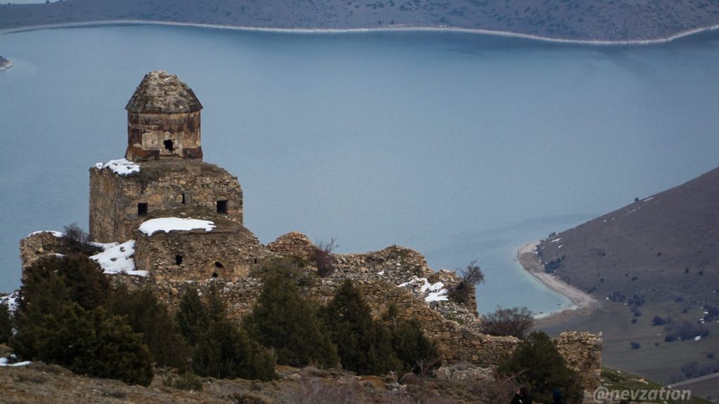 Doğa Fotoğrafçıları Kulübü, Van Gölü’nün eşsiz koylarını gezdi