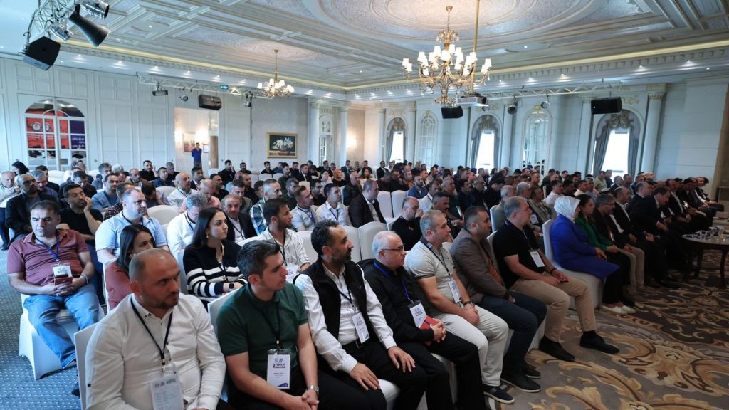 Eğitim Bir-Sen Van’da bir araya geldi