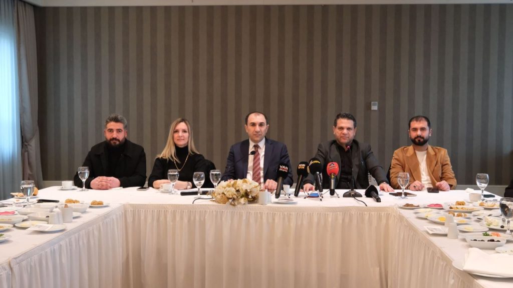 Berge: Hepimiz elimizi taşın altına koyacağız!