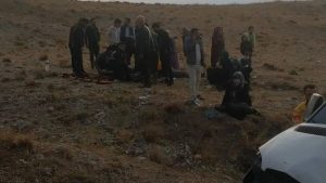 Van’da minibüs TIR’a çarptı! 6 kişi yaralandı