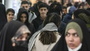 Başörtüsü ihlallerine karşı sert yaptırım yasası Meclis’ten geçti