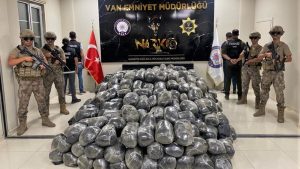 Van’da ele geçirilen esrar miktarı akıllara durgunluk verdi