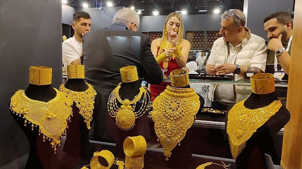 300 bin lira değerindeki altınlar Van’da 15 binden satışa sunuluyor