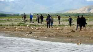 Mahalle halkı seferber oldu! Kürekleri kapan oraya koştu