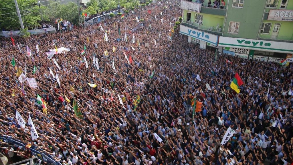 Gelenek bozulmadı! Yeşil Sol final mitingini Van’da yapacak