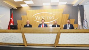 TOBB Başkanı Hisarcıklıoğlu Van TSO’yu kutladı