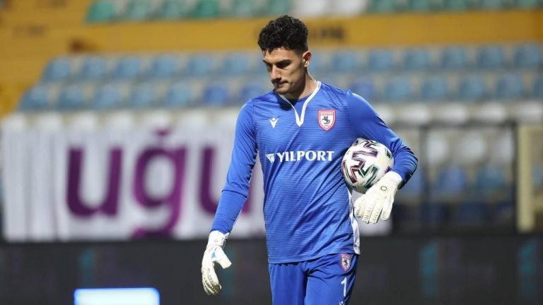 Vansporlu futbolcu Amedspor ile anlaştı