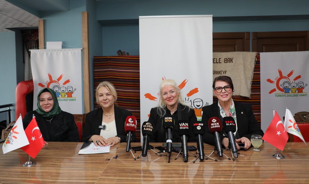 Disleksi Vakfı Van Şubesi basınla bir araya geldi